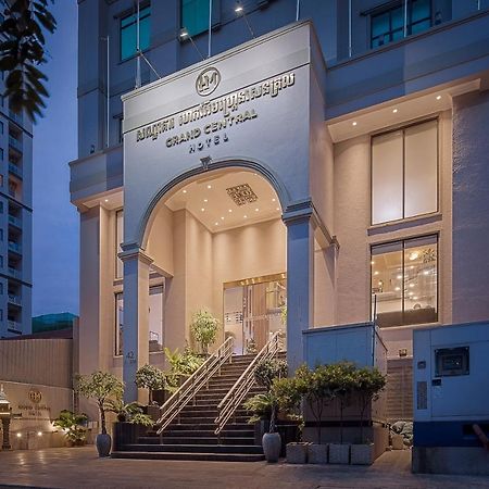 Hm Grand Central Hotel Phnom Penh Exterior photo
