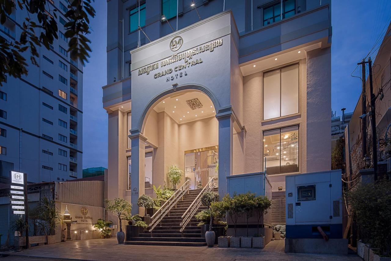 Hm Grand Central Hotel Phnom Penh Exterior photo