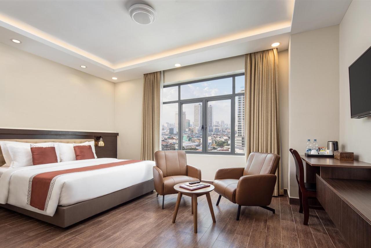 Hm Grand Central Hotel Phnom Penh Exterior photo