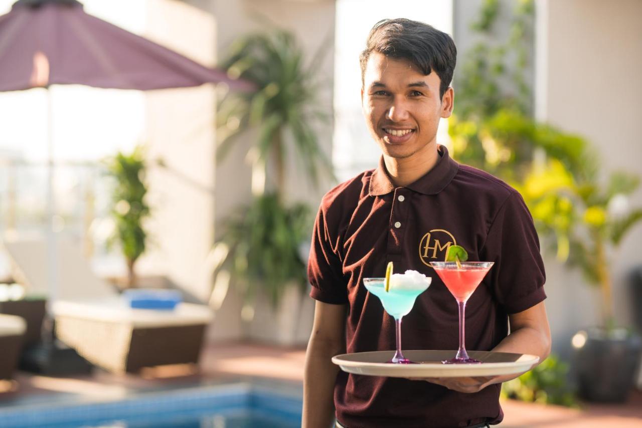 Hm Grand Central Hotel Phnom Penh Exterior photo